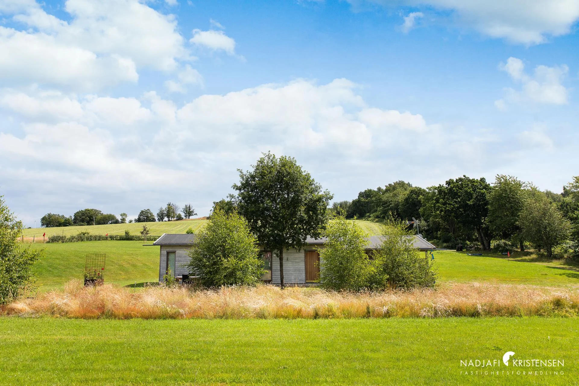 The setting in the open countryside